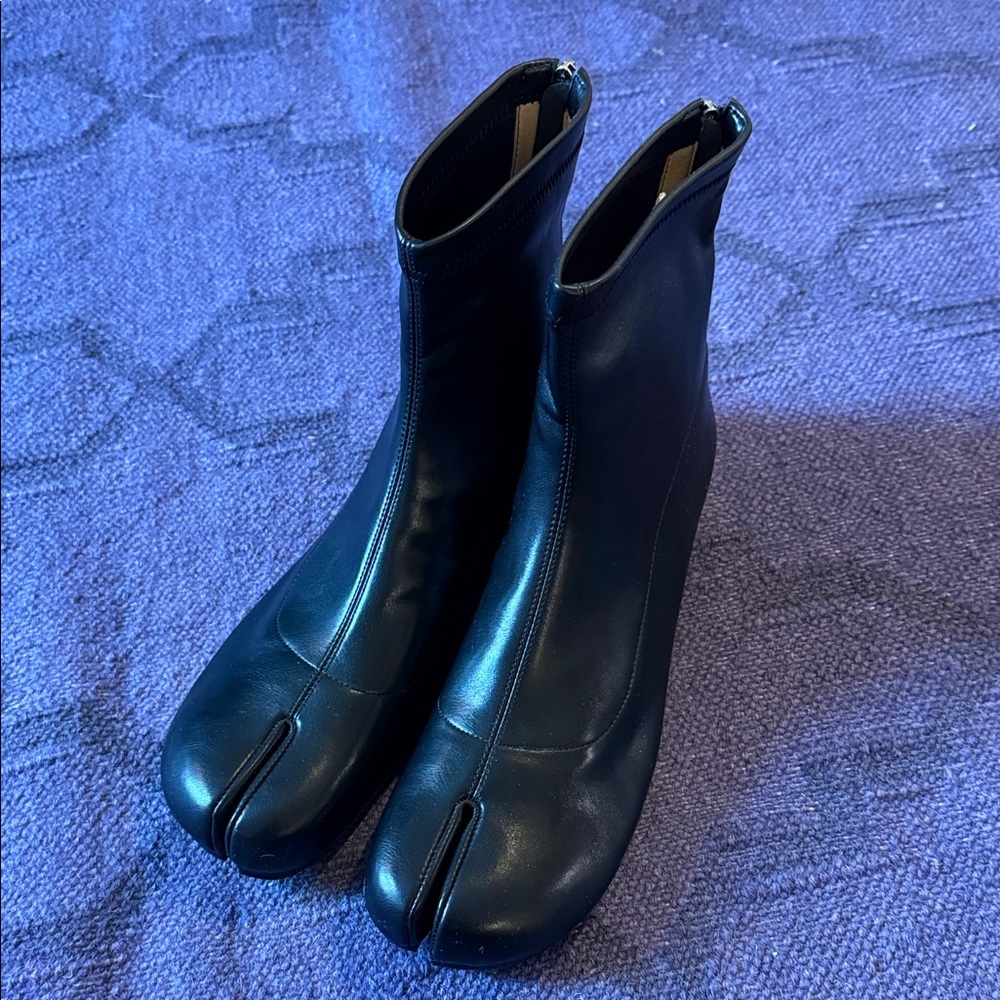 Chic Black Leather Ankle Boots